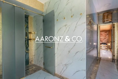 Снять в аренду виллу в Jumeirah Park, Дубай: 4 спальни, 740м², № 99332 - фото 11