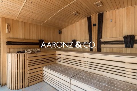 Снять в аренду виллу в Jumeirah Park, Дубай: 4 спальни, 740м², № 99332 - фото 15