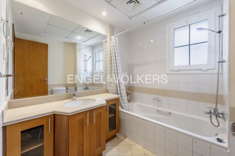 Townhouse in Dubai 3 bedrooms, 345 sq.m. № 99334 - photo 19