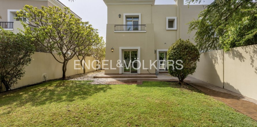 Townhouse in Dubai 3 bedrooms, 345 sq.m. № 99334