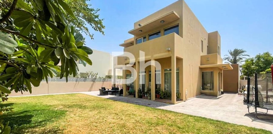 Villa à Arabian Ranches, Dubai, 3 chambres, 653 m², № 57143