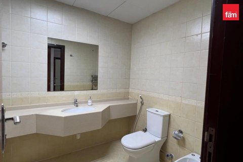 Снять в аренду квартиру в Dubai Sports City, Дубай: 2 спальни, 135.4м², № 40456 - фото 24
