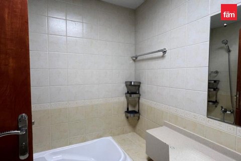 Снять в аренду квартиру в Dubai Sports City, Дубай: 2 спальни, 135.4м², № 40456 - фото 15