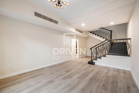 Villa in Al Barsha 1, Al Barsha, Dubai 4 bedrooms, 326.83 sq.m. № 129919