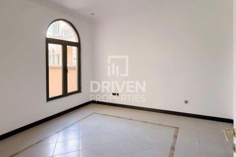 Villa en Canal Cove Villas, Palm Jumeirah, Dubai, 4 dormitorios, 468.79 m², № 129172 - foto 15