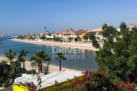 Villa en Canal Cove Villas, Palm Jumeirah, Dubai, 4 dormitorios, 468.79 m², № 129172 - foto 2