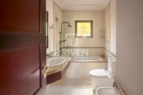Villa en Canal Cove Villas, Palm Jumeirah, Dubai, 4 dormitorios, 468.79 m², № 129172 - foto 23