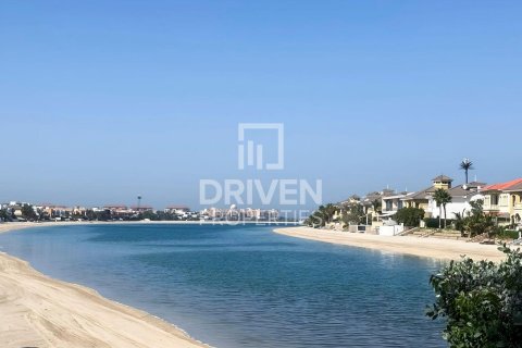 Villa en Canal Cove Villas, Palm Jumeirah, Dubai, 4 dormitorios, 468.79 m², № 129172 - foto 3