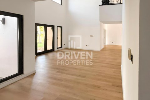 Villa en Canal Cove Villas, Palm Jumeirah, Dubai, 4 dormitorios, 468.79 m², № 129172 - foto 11