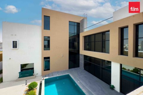 Villa à Dubai, 7 chambres, 1097.1 m², № 46863 - photo 27