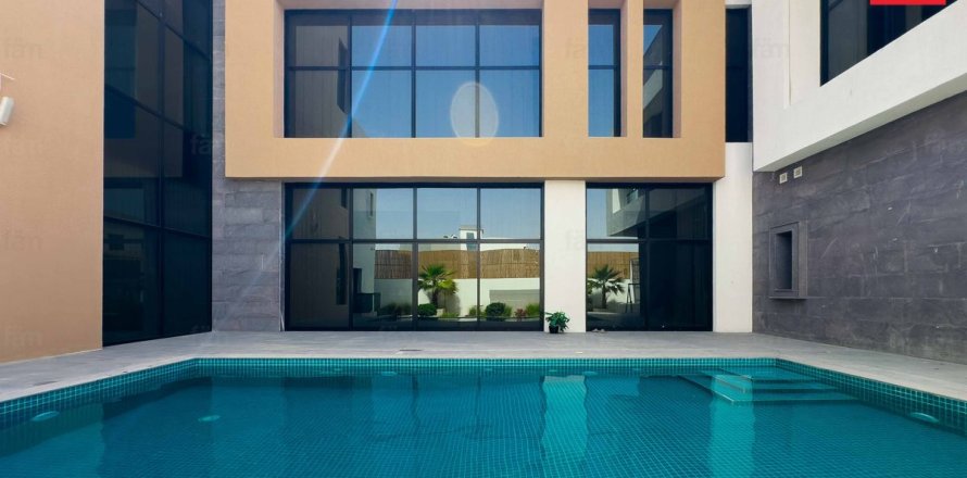 Villa à Dubai, 7 chambres, 1097.1 m², № 46863