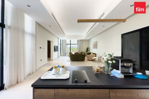 Villa à Dubai, 7 chambres, 1097.1 m², № 46863 - photo 26