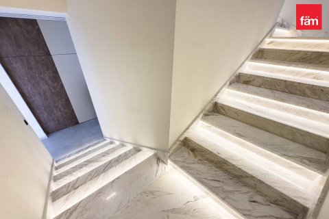 Villa à Dubai, 7 chambres, 1097.1 m², № 46863 - photo 20