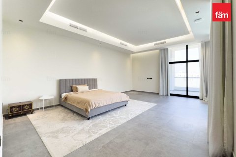 Villa à Dubai, 7 chambres, 1097.1 m², № 46863 - photo 2