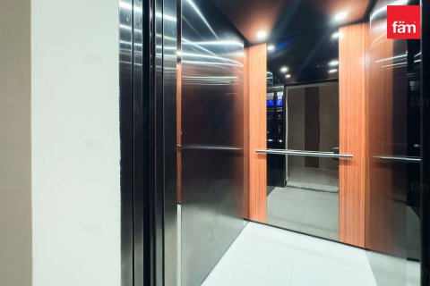 Villa à Dubai, 7 chambres, 1097.1 m², № 46863 - photo 9