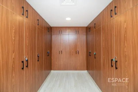 Villa in Meadows, Dubai 4 bedrooms, 381 sq.m. № 71290 - photo 14