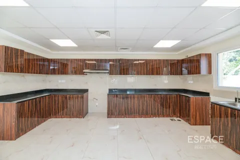 Villa in Meadows, Dubai 4 bedrooms, 381 sq.m. № 71290 - photo 5