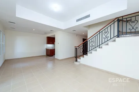 Снять в аренду таунхаус в Арабиан Ранчес, Дубай: 2 спальни, 175м², № 71293 - фото 5