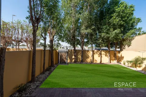 Снять в аренду таунхаус в Арабиан Ранчес, Дубай: 2 спальни, 175м², № 71293 - фото 14