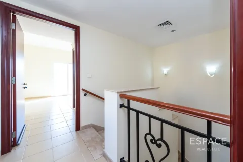 Снять в аренду таунхаус в Арабиан Ранчес, Дубай: 2 спальни, 175м², № 71293 - фото 13