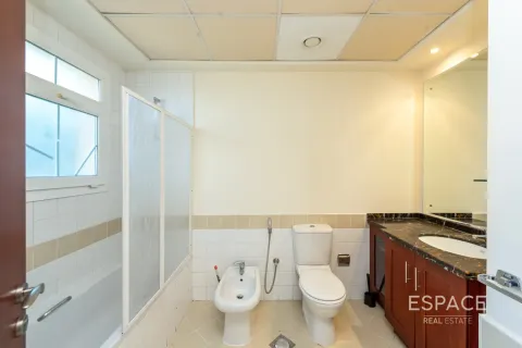 Снять в аренду таунхаус в Арабиан Ранчес, Дубай: 2 спальни, 175м², № 71293 - фото 12