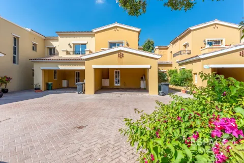 Снять в аренду таунхаус в Арабиан Ранчес, Дубай: 2 спальни, 175м², № 71293 - фото 1