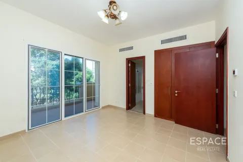 Снять в аренду таунхаус в Арабиан Ранчес, Дубай: 2 спальни, 175м², № 71293 - фото 11