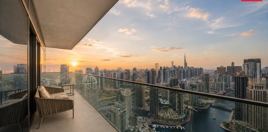 Appartement à Dubai Marina, Dubai, 3 chambres, 181.8 m², № 114527