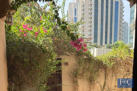 Appartement à Downtown Dubai (Downtown Burj Dubai), Dubai, 1 chambre, 131 m², № 103851 - photo 2