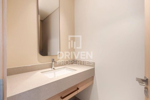 Apartment in Vida Residences Dubai Mall, Downtown Dubai (Downtown Burj Dubai), Dubai 2 bedrooms, 99.96 sq.m. № 128656 - photo 13