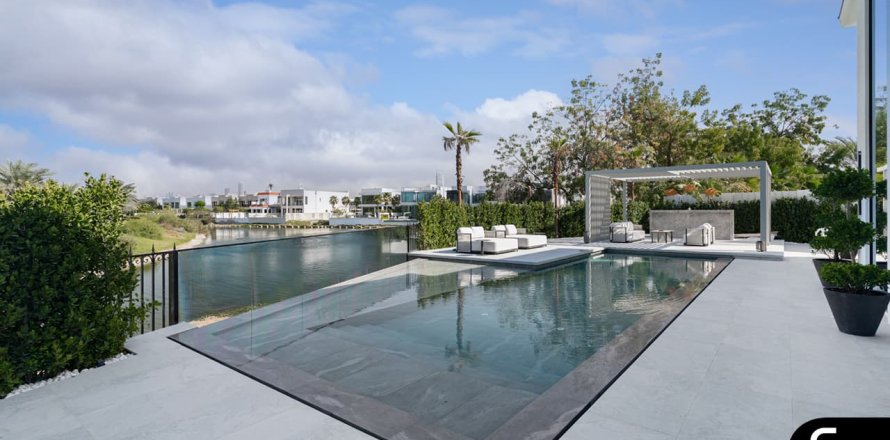 Вилла в Jumeirah Islands, Дубай, 5 спален, 539м², № 91193