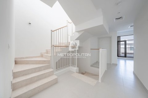 Adosado en The Pulse, Dubai South (Dubai World Central), Dubai, 4 dormitorios, 368 m², № 73593 - foto 1
