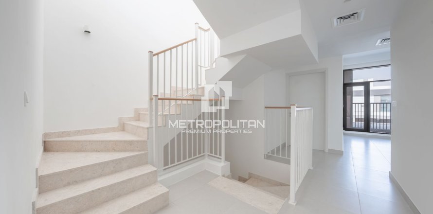 Adosado en The Pulse, Dubai South (Dubai World Central), Dubai, 4 dormitorios, 368 m², № 73593