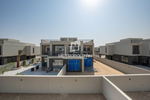 Adosado en The Pulse, Dubai South (Dubai World Central), Dubai, 4 dormitorios, 368 m², № 73593 - foto 11