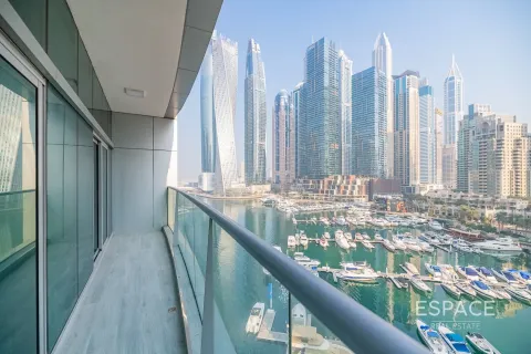 Apartment in Dubai Marina, Dubai 3 bedrooms, 201 sq.m. № 62349 - photo 18