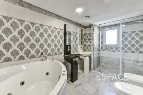 Villa in The Lakes, Dubai 4 bedrooms, 288 sq.m. № 62345 - photo 9