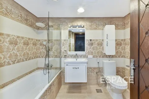Villa in The Lakes, Dubai 4 bedrooms, 288 sq.m. № 62345 - photo 13