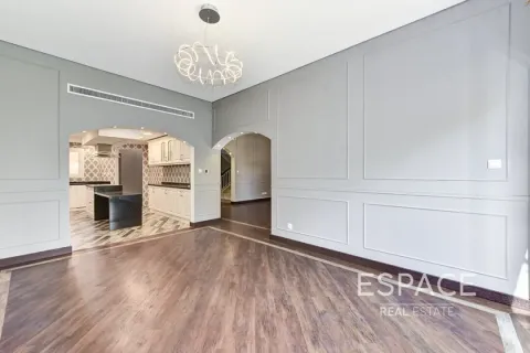 Villa in The Lakes, Dubai 4 bedrooms, 288 sq.m. № 62345 - photo 5