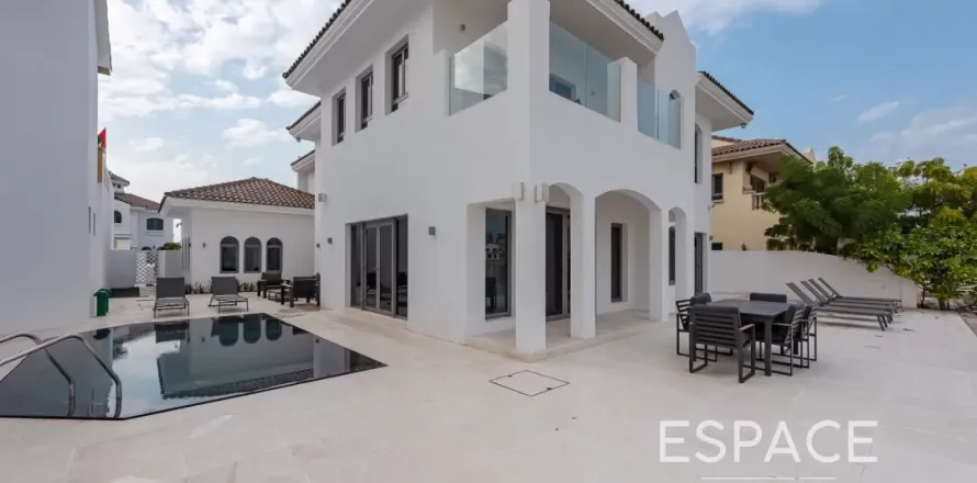 Villa in Palm Jumeirah, Dubai 4 bedrooms, 511 sq.m. № 62344
