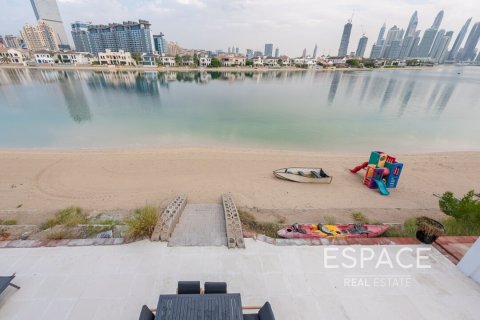 Villa in Palm Jumeirah, Dubai 4 bedrooms, 511 sq.m. № 62344 - photo 17