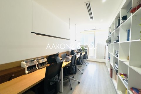 Oficina en Business Bay, Dubai, 109 m², № 83176 - foto 3