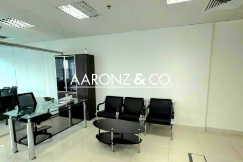 Снять в аренду офис в Бизнес-Бэе, Дубай: 102м², № 83180 - фото 7