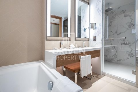 Apartment in Downtown Dubai (Downtown Burj Dubai), Dubai 3 bedrooms, 145 sq.m. № 20449 - photo 14