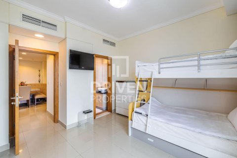 Apartment in Dubai Marina, Dubai 3 bedrooms, 147 sq.m. № 20438 - photo 10