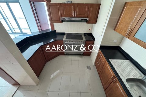 Apartment in Jumeirah Lake Towers, Dubai 2 bedrooms, 94 sq.m. № 95249 - photo 11