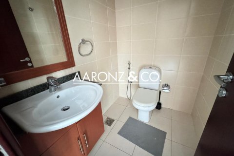 Apartment in Jumeirah Lake Towers, Dubai 2 bedrooms, 94 sq.m. № 95249 - photo 16