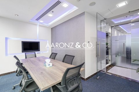 Office in Business Bay, Dubai 180 sq.m. № 95250 - photo 9