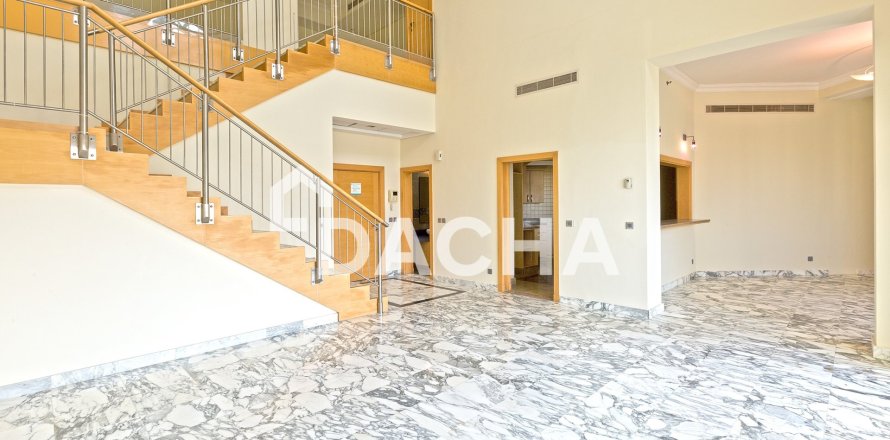 بانتهاوس في Shoreline Apartments, نخلة جميرا, دبي 4 غرف نوم, 450 م² رقم 111647