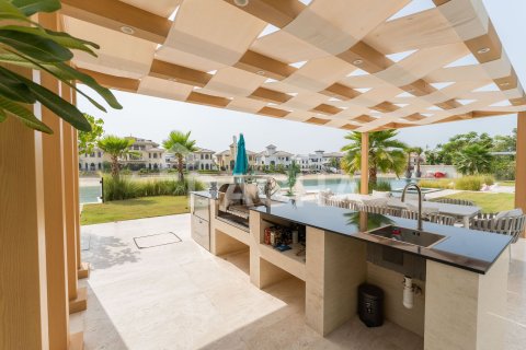 Villa in Signature Villas, Palm Jumeirah, Dubai 6 bedrooms, 1245 sq.m. № 111649 - photo 24