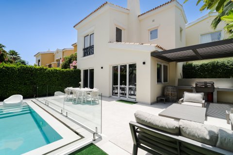 Townhouse in Dubai 3 bedrooms, 225 sq.m. № 120547 - photo 25